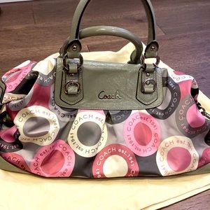Like new Coach shoulder bag